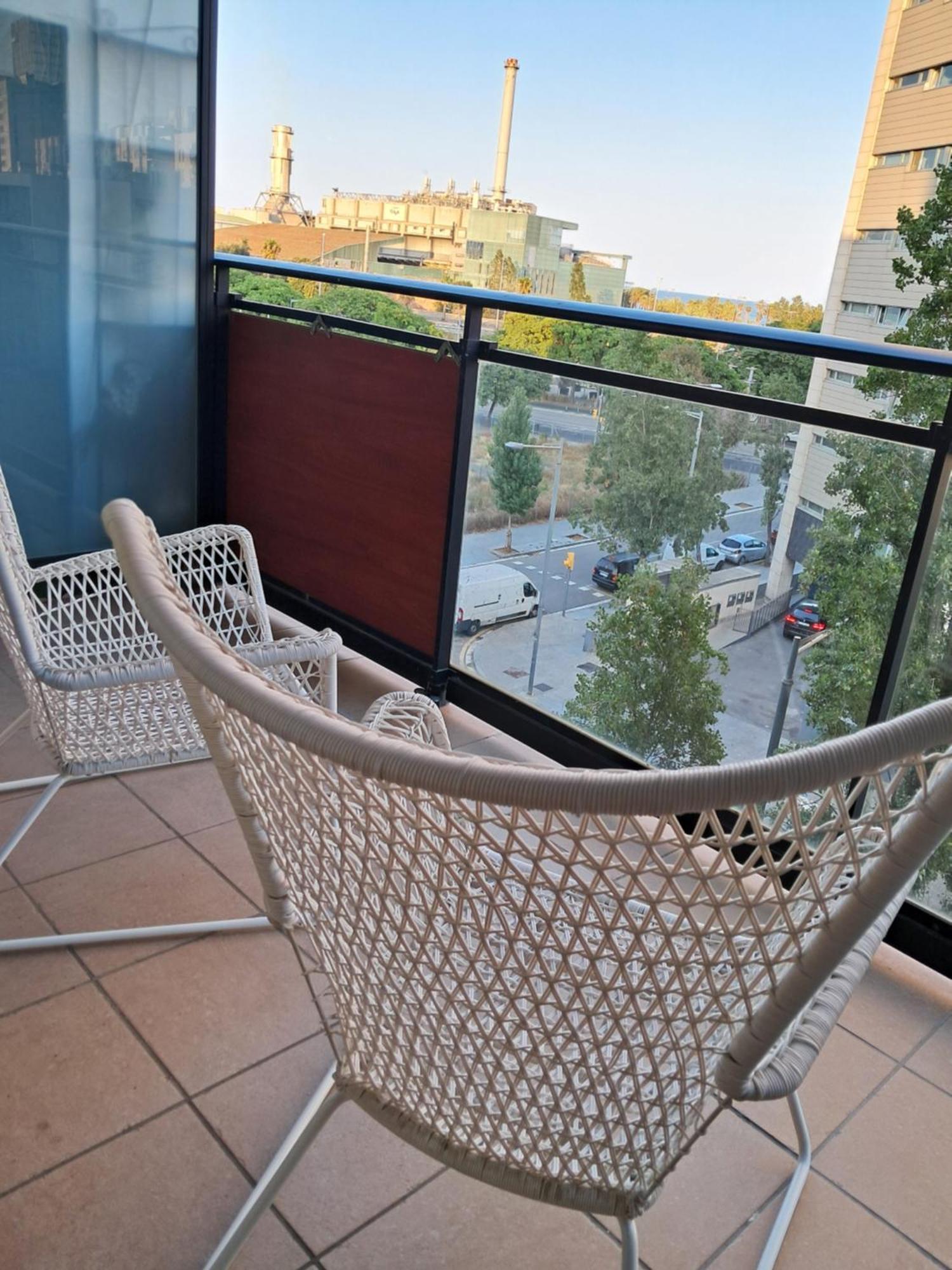 Modern Apartment, With Parking, Close To The Beach!! Sant Adria de Besos Room photo